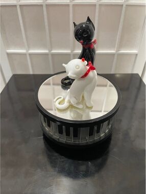 Vintage Black and White Enesco Cat and Piano Music Box - WORKS!